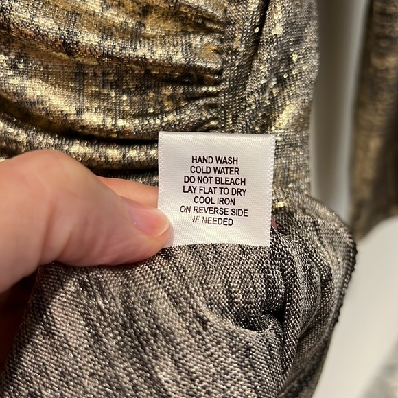 DB Established 1962 Gold and Black Shimmer Ruched Womens V-Neck Wrap Top - Picture 6 of 8